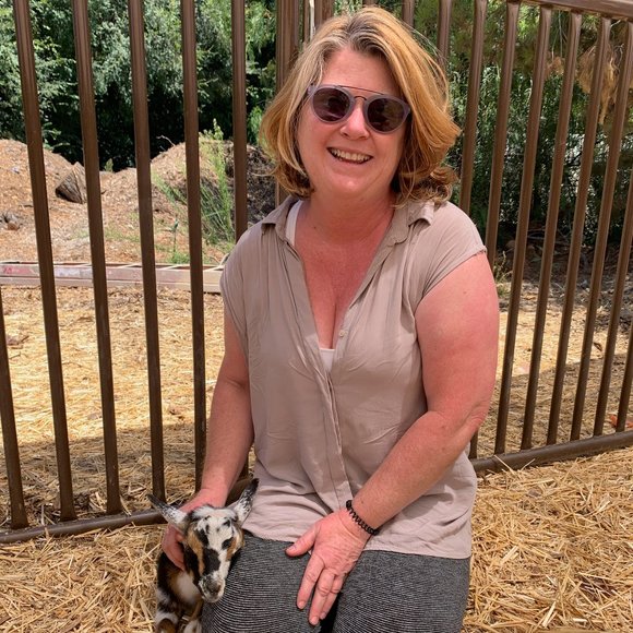 Meet your Posher, Carla - Picture 1 of 1
